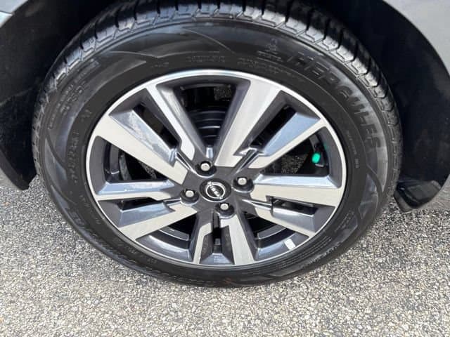 Pre-Owned 2023 Nissan Versa 1.6 SV - photo - 10