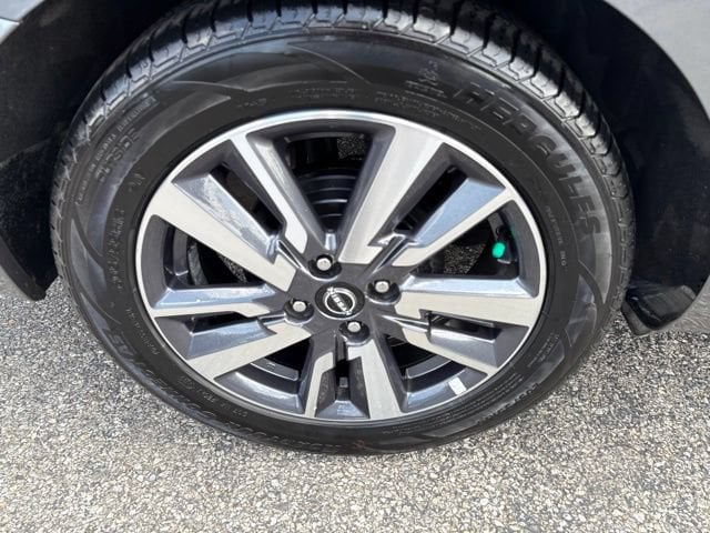 Pre-Owned 2023 Nissan Versa 1.6 SV - photo - 10