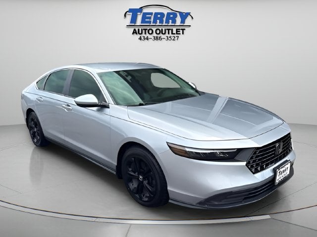Pre-Owned 2025 Honda Accord LX - photo - 1