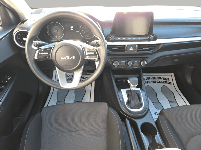 Pre-Owned 2022 Kia Forte LXS - photo - 7
