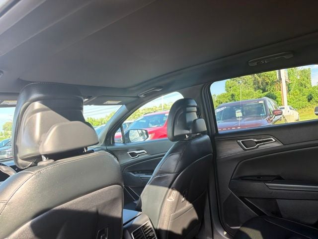 Pre-Owned 2023 Kia Sportage X-Line - photo - 6