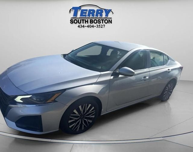 Pre-Owned 2023 Nissan Altima 2.5 SV - photo - 2