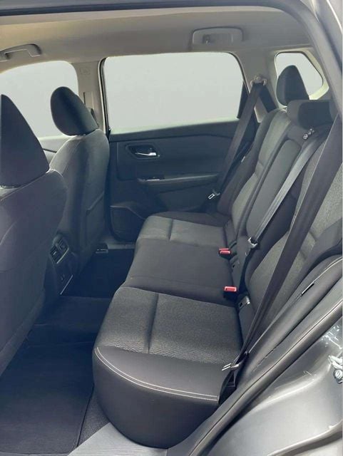 Pre-Owned 2025 Nissan Rogue SV - photo - 8