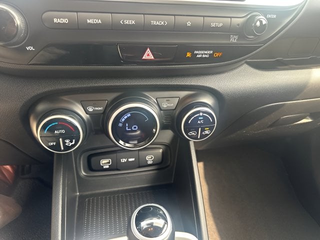 Pre-Owned 2023 Hyundai Venue SEL - photo - 13