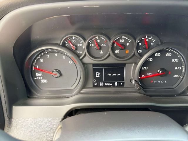 Pre-Owned 2024 Chevrolet Silverado 1500 Custom - photo - 17