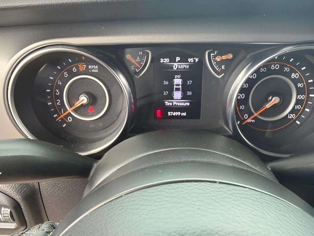 Pre-Owned 2023 Jeep Gladiator Sport S - photo - 7