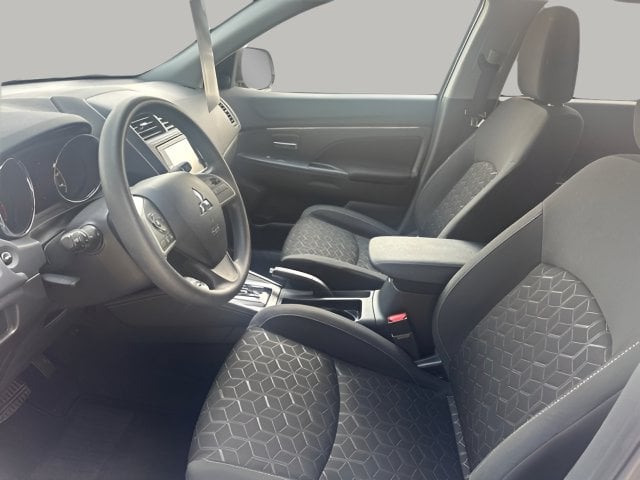 Pre-Owned 2025 Mitsubishi Outlander Sport 2.0 ES - photo - 7