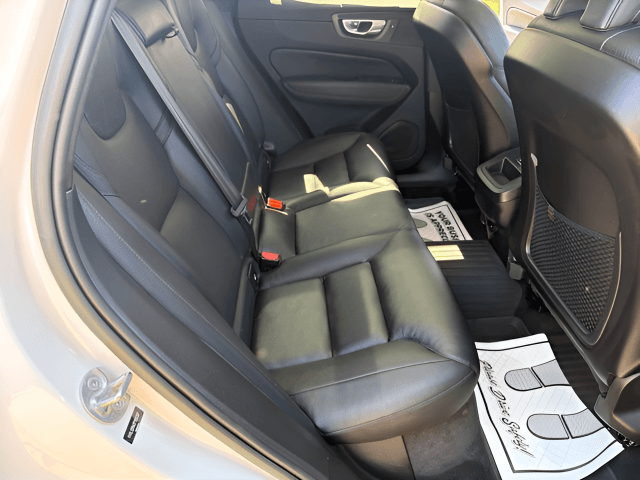 Pre-Owned 2023 Volvo XC60 B5 Plus Dark Theme - photo - 27