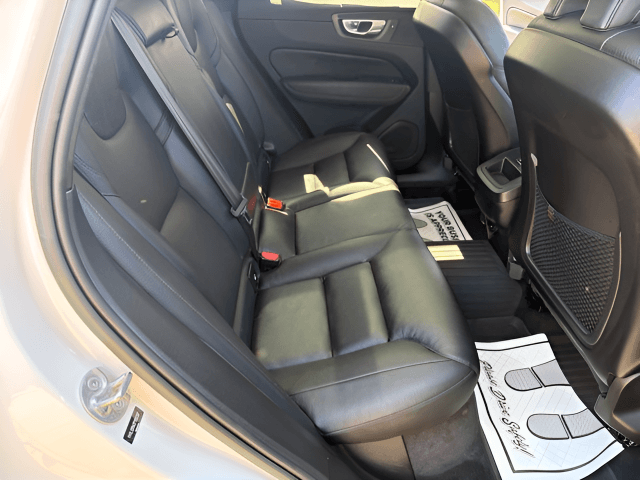 Pre-Owned 2023 Volvo XC60 B5 Plus Dark Theme - photo - 27