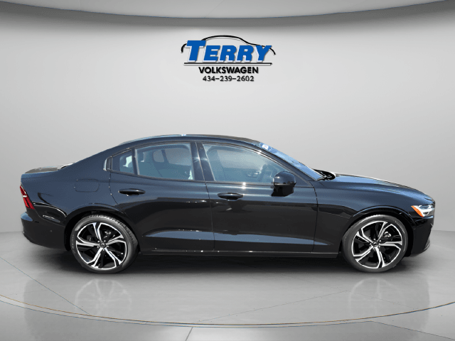 2024 Volvo S60 B5 Plus Dark Theme Photo in Lynchburg VA 24502