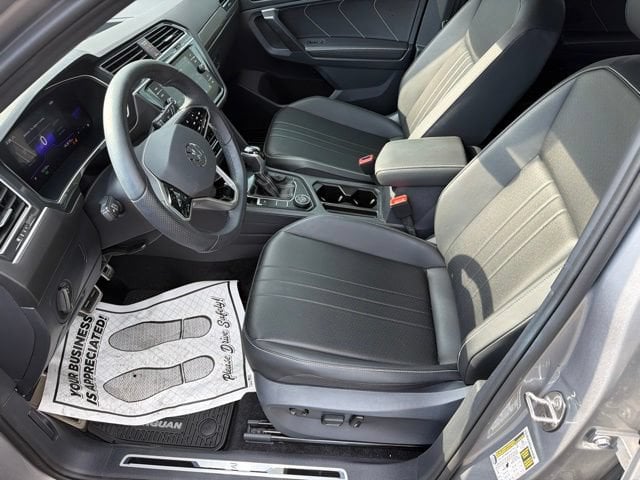 2024 Volkswagen Tiguan 2.0T SE R-Line Black Photo in Forest VA 24551