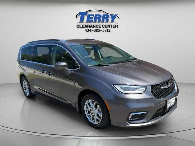 2022 Chrysler Pacifica Touring L Photo in Lynchburg VA 24502