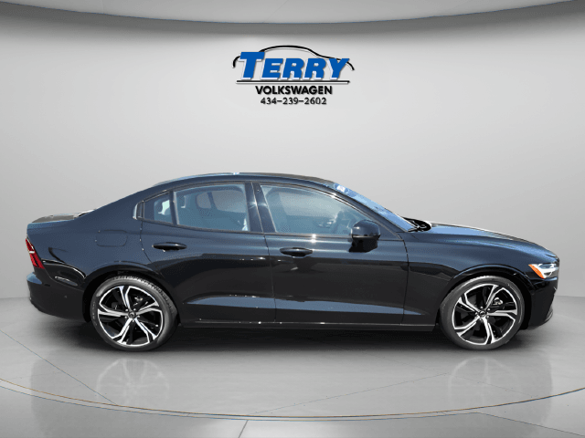2024 Volvo S60 B5 Plus Dark Theme Photo in Forest VA 24551